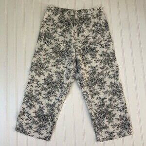 Chelsea Studio Black and White Rose Print Capris